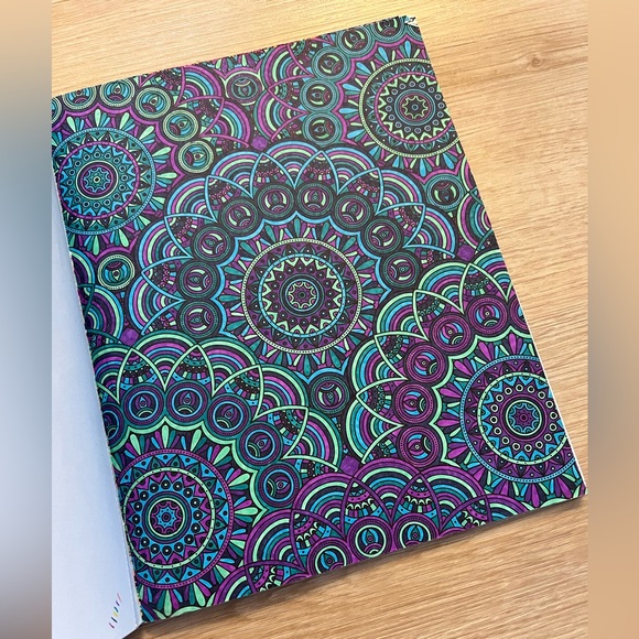 Mandala Wonders Color Art book - Picture 2 of 3